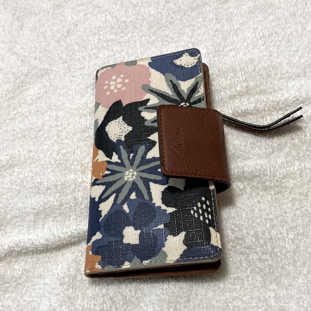 Fossil wallet